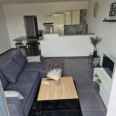 La Detente Apartment